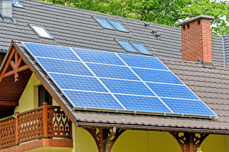 chauffagiste-SOSPEL-min_solar-panels-1477987